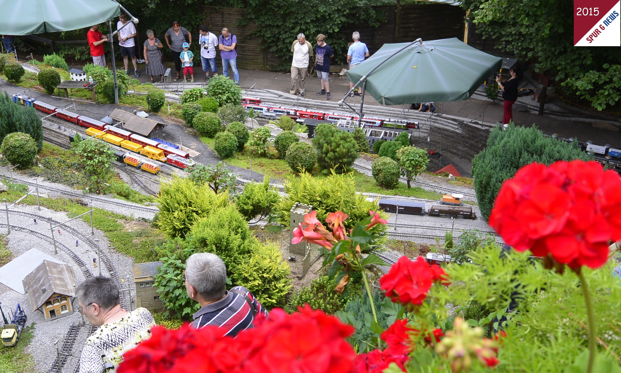 Die Clubanlage der LGB Freunde Ith ist auf mehreren Ebenen angelegt und hat die Rhtische Bahn (RhB) aus Graubnden (Bernina-Express) und der Schweiz (Glacier-Express) zum Vorbild. Auf den verschiedenen Streckenabschnitten und in den Bahnhfen konnten viele Zge mit Gter und Personenverkehr bestaunt werden. 