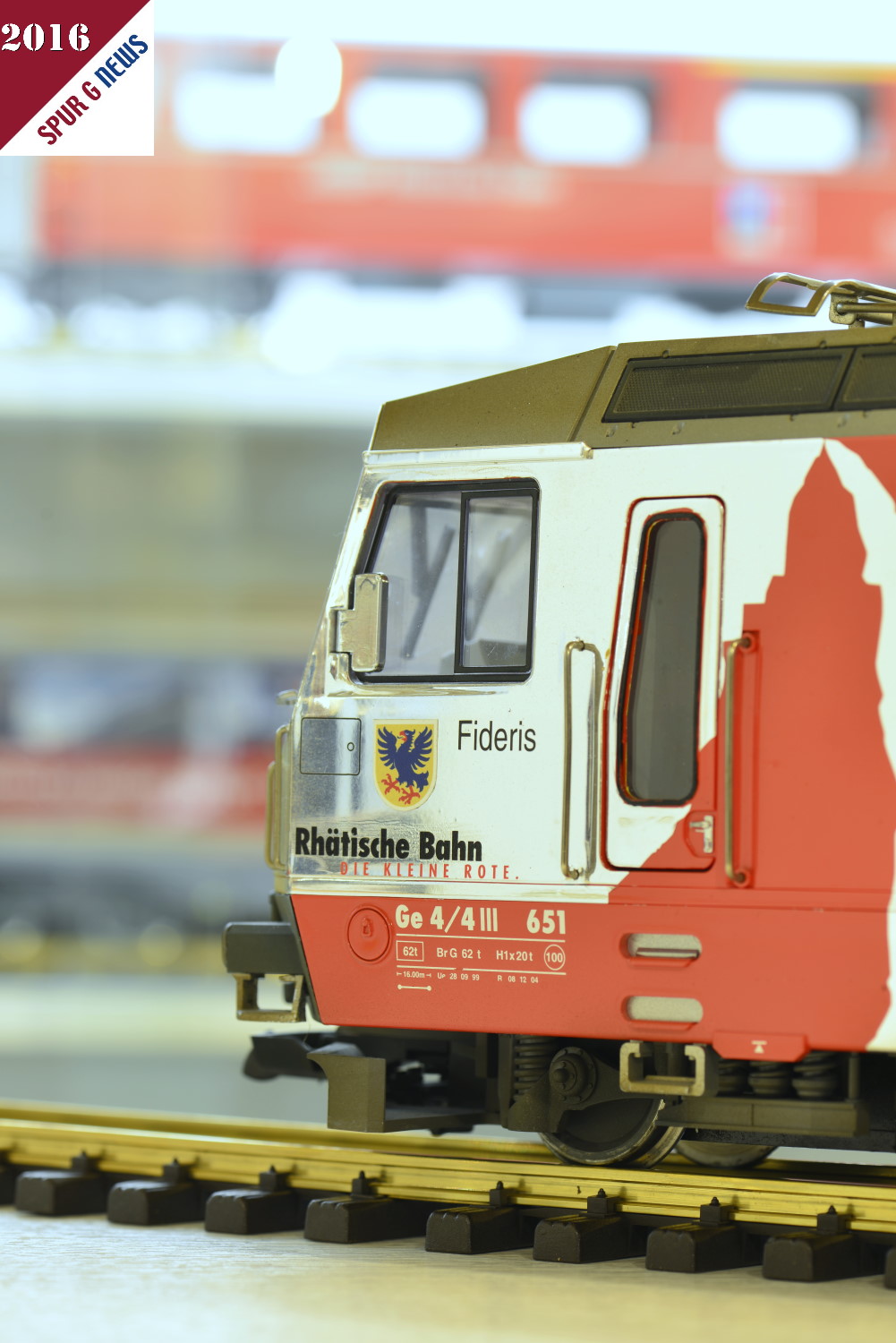 Eine Besonderheit an Modellen war eine RhB Ge 4/4 III von LGB, umlackiert als Glacier on Tour und mit fachgerecht umgebauten Getriebe aus dem Hause NEULE in der Schweiz. Wie die Drehgestellblenden auf den Standard der Rhtischen Bahn umgebaut werden, zeigen wir in einem gesonderten Bericht in unserem Printmedium im Sommer 2016 zeigen.