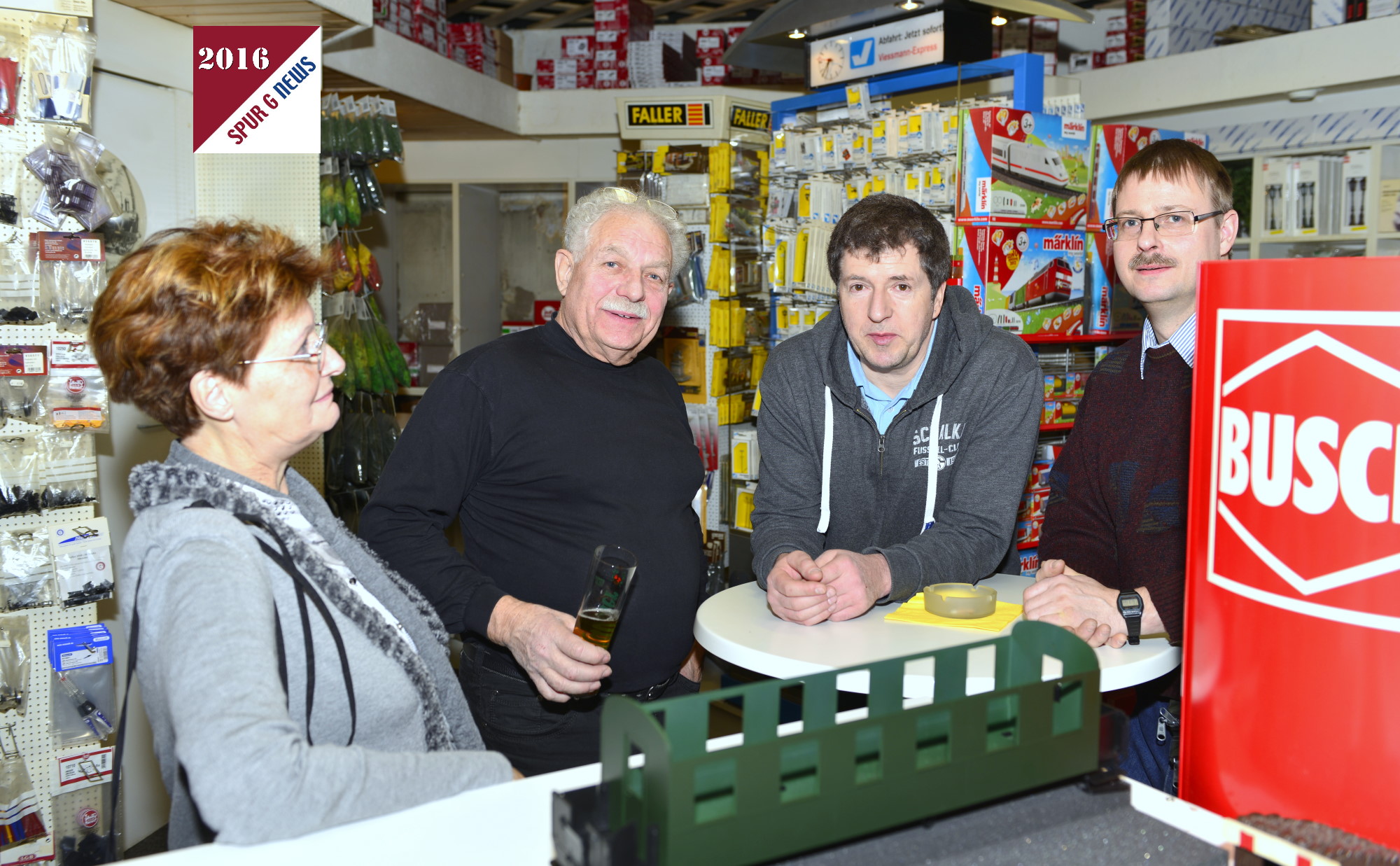 Modellbahnenthusiasten aus dem Harz, private Aussteller wie Herbert Tacke, der bisher bei der Wuppertaler Achse eine Dauerausstellung hatte und jetzt im April in die Alte Dreherei nach Mlheim umziehet und der Club der LGB Freunde Rhein Sieg mit dem fast kompletten Vorstand zeigten Ihr Interesse am Zusammenhalt der Gartenbahnbranche. Auch wir von den Spur G News und dem Spur G Magazin waren anwesend und konnten einiges an Modellvarianten auf den Chip bannen.