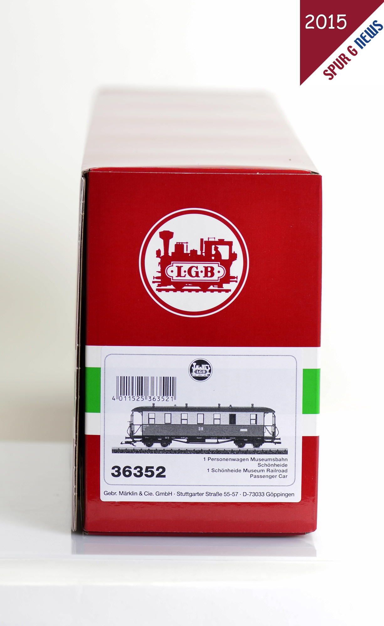 Der vierachsige Personenwagen fr die Museumsbahn Schnheide in der Verpackung. LGB Artikel Nummer 36352.