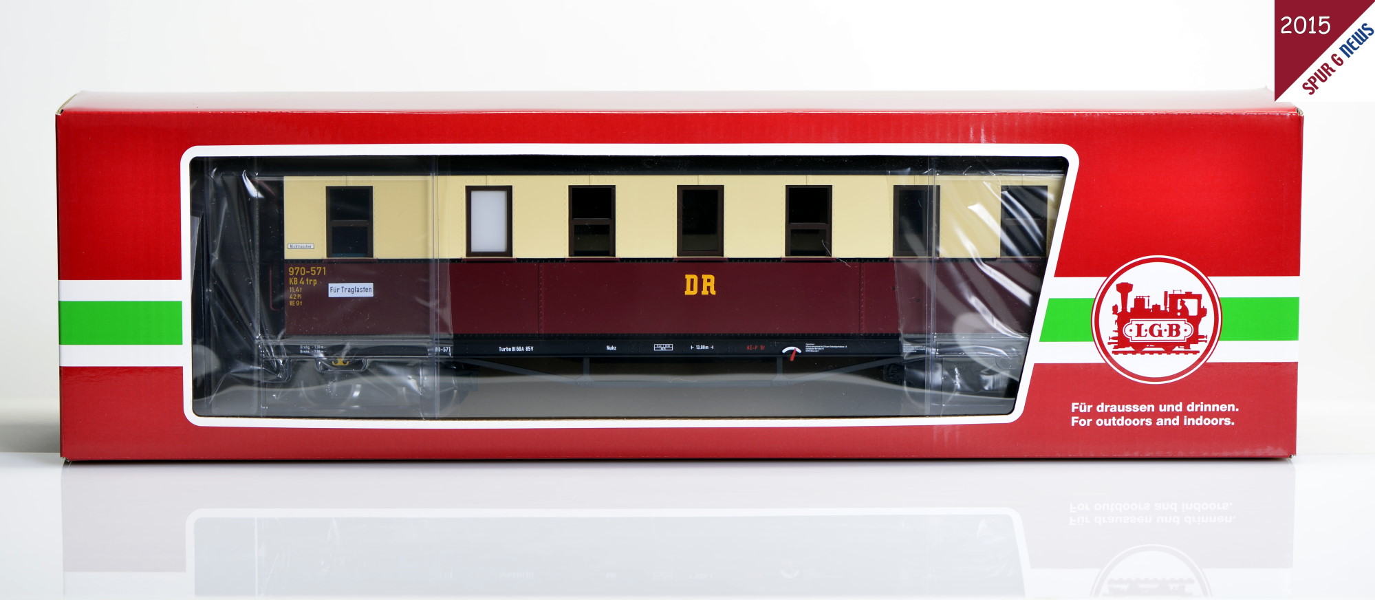 Der vierachsige Personenwagen fr die Museumsbahn Schnheide in der Verpackung. LGB Artikel Nummer 36352.
