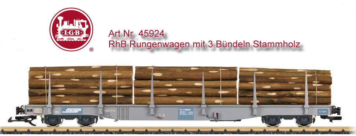 LGB Art.Nr. 45924 - Modell eines Rungenwagens der Bauart Sp-w der RhB. Originalgetreue Farbgebung und Beschriftung der Epoche VI. Ohne Bremserbhne, mit seitliche angebrachtem Handbremsrad. Beladen mit drei Bndeln Stammholz. Lnge ber Puffer 66 cm.