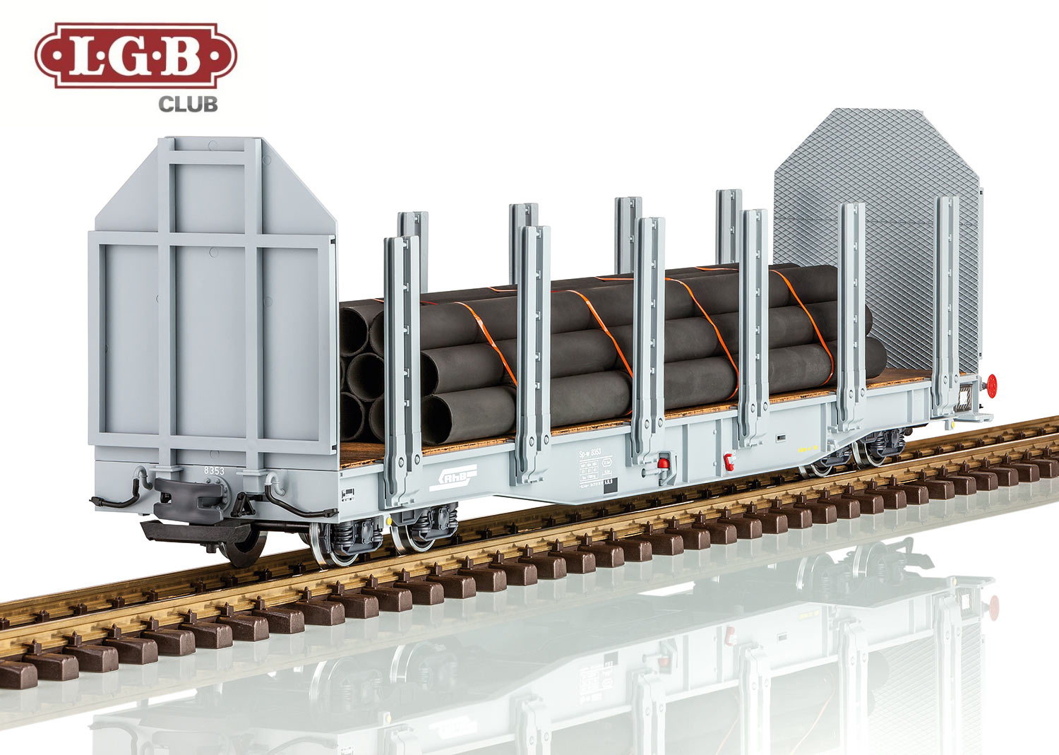 Art. Nr. 45923 - Modell eines Doppelrungenwagens der Bauart Sp-w der RhB. Originalgetreue Farbgebung und Beschriftung der Epoche VI. Neue, hohe Stirnwnde, die beim Vorbild der Ladungssicherung dienen. Ohne Bremserbhne, mit seitlich angebrachtem Handbremsrad. Beladen mit Rhren. Lnge ber Puffer 66 cm.