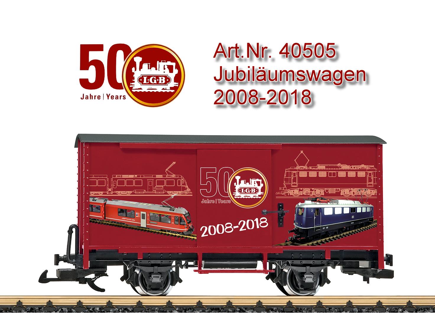 Modell eines zweiachsigen gedeckten Gterwagens in einer speziellen Farbgebung anlsslich des 50. Jubilums der LGB - Gartenbahn. Bedruckt mit den schnsten Modellen aus den Jahren 2008 bis 2018. Seitliche Tren zum ffnen. Metallradstze. Lnge ber Puffer 30 cm.