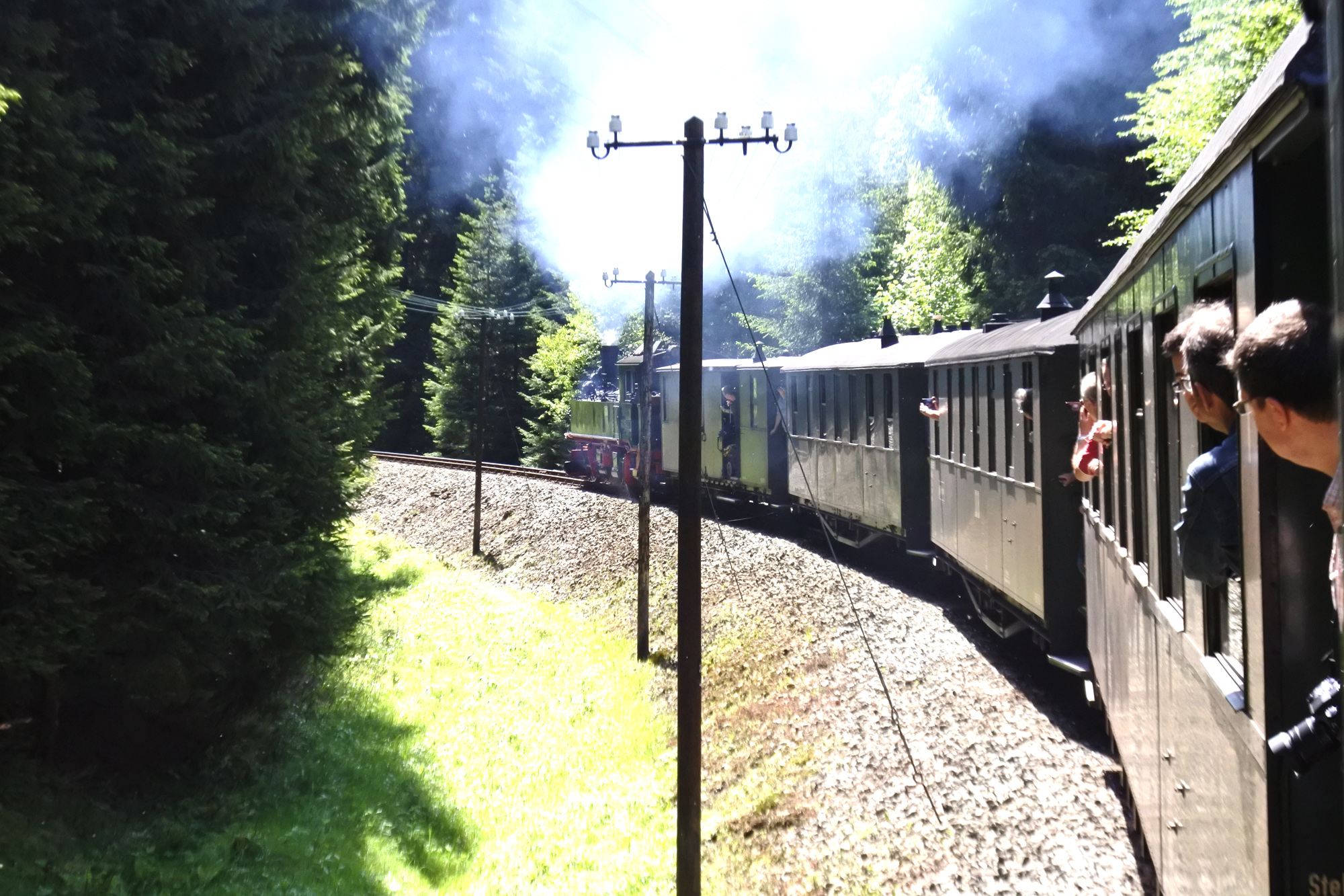 Die Prenitztalbahn begrt seine Gste zu den Sonderausstellung Gartenbahn - Jubilum 50 Jahre LGB - mit Sonderfahrten der Dampfzge. Kommen Sie nach Jhstadt noch am Pfingstmontag. 