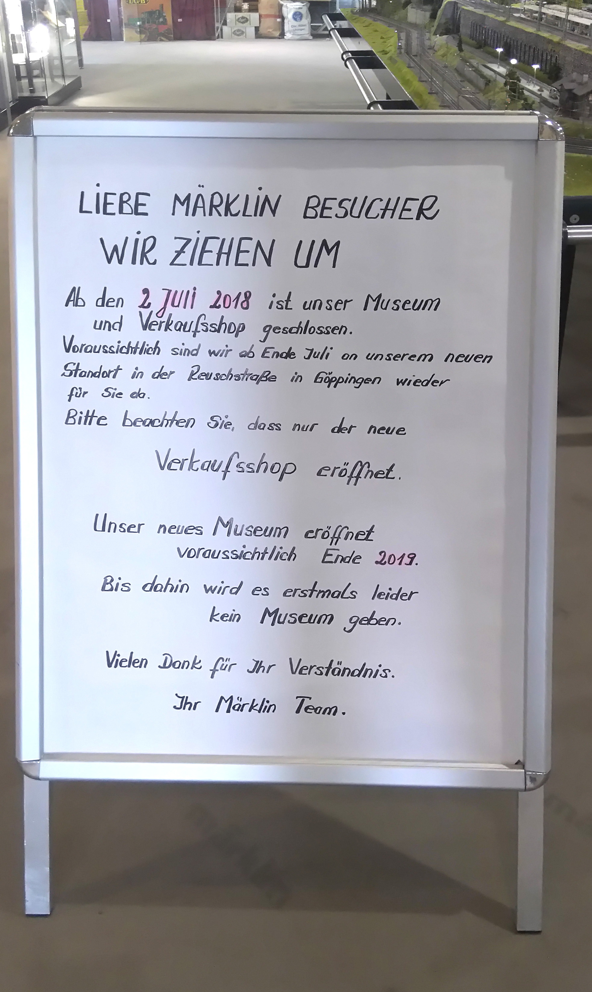 Liebe Mrklin Besucher - Wir zeihen um. Ab dem 2. Juli 2018 ist unser Museum mit Verkaufsshop geschlossen. Vorraussichtlich sind wir ab Ende Juli an unserem neuen Standort in der Reuschstrae in Gppinen wieder fr Sie da. Bitte beachten Sie, dass nur der neue Verkaufsshop erffnet. Unser Museum erffnet vorraussichtlich Ende 2019. Bis dahin wird es erstmals leider  K e i n  Museum geben. - Vielen Dank fr Ihr Verstndnis. 