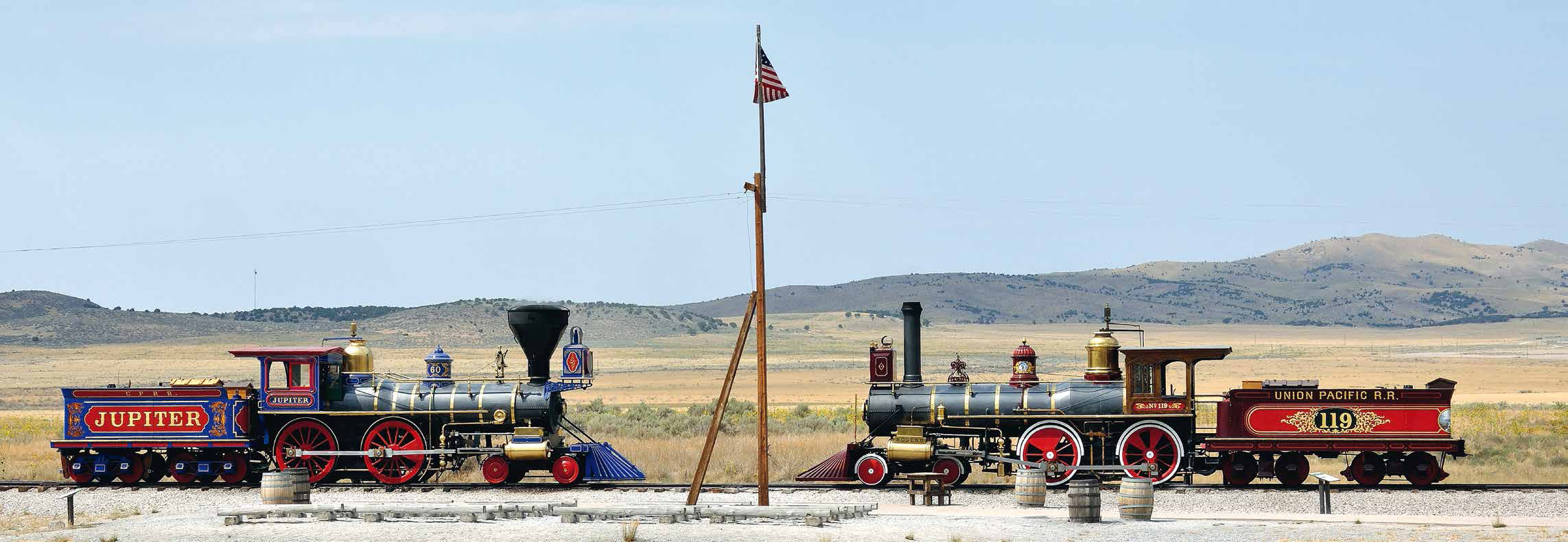Set bestehend aus zwei Dampfloks, wie sie bei der Erffnung der ersten transkontinentalen Eisenbahn in den USA dabei waren. Ausfhrung, Farbgebung und Beschriftung entsprechend den beiden Nachbauten - Lok "119" der Union Pacific RR und Lok "Jupiter" der Central Pacific RR, wie sie heute noch in der Gedenksttte am Promontory Summit in Utah im Einsatz sind.