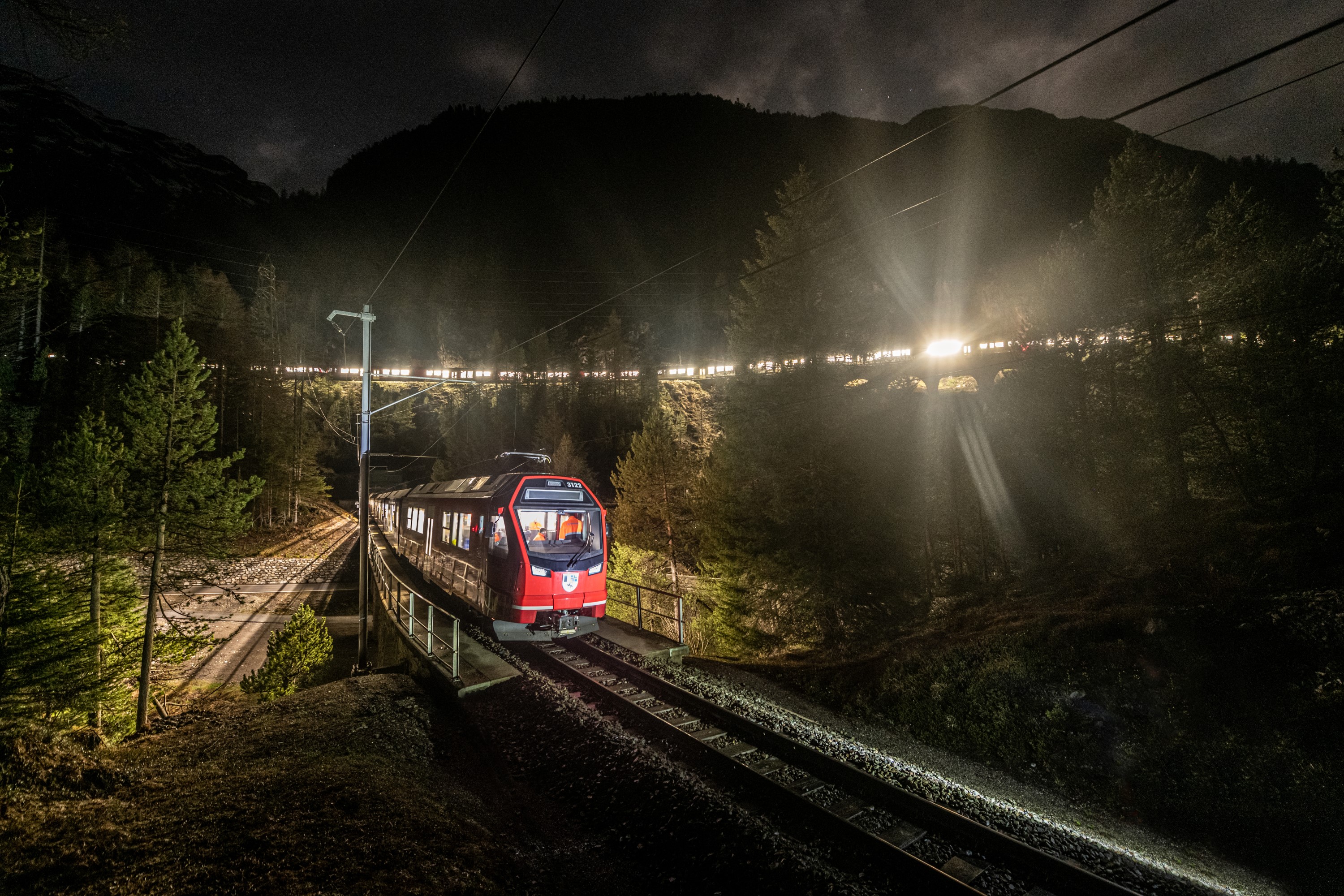 Foto: RhB -  Rhtische Bahn - ffentliche Werbung - der Probelauf zum Weltrekordversuch am 09. Mai 2022. 