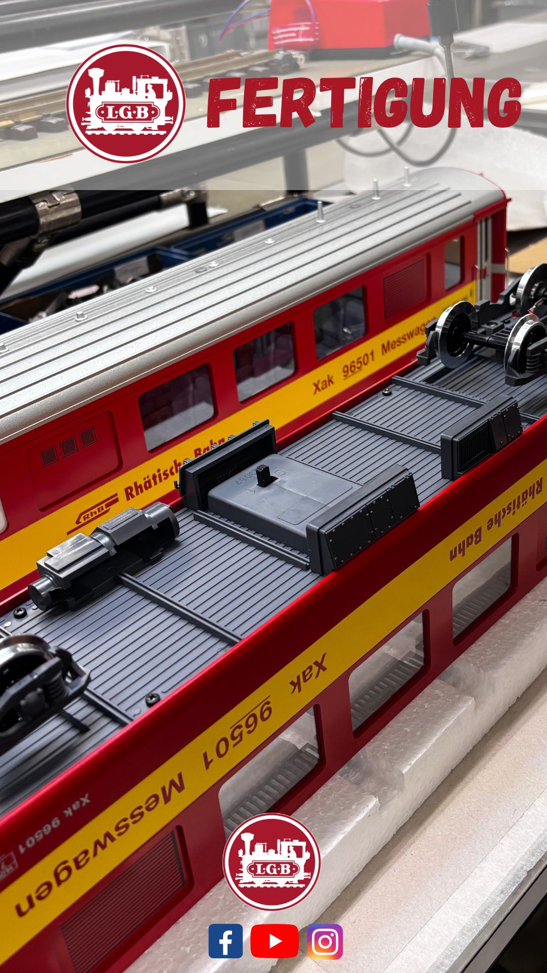 Hier sind bereits die Bodenplatte und die stromführenden Achsen montiert. Nun dauert es nicht mehr lange bis zur Auslieferung an den Fachhandel