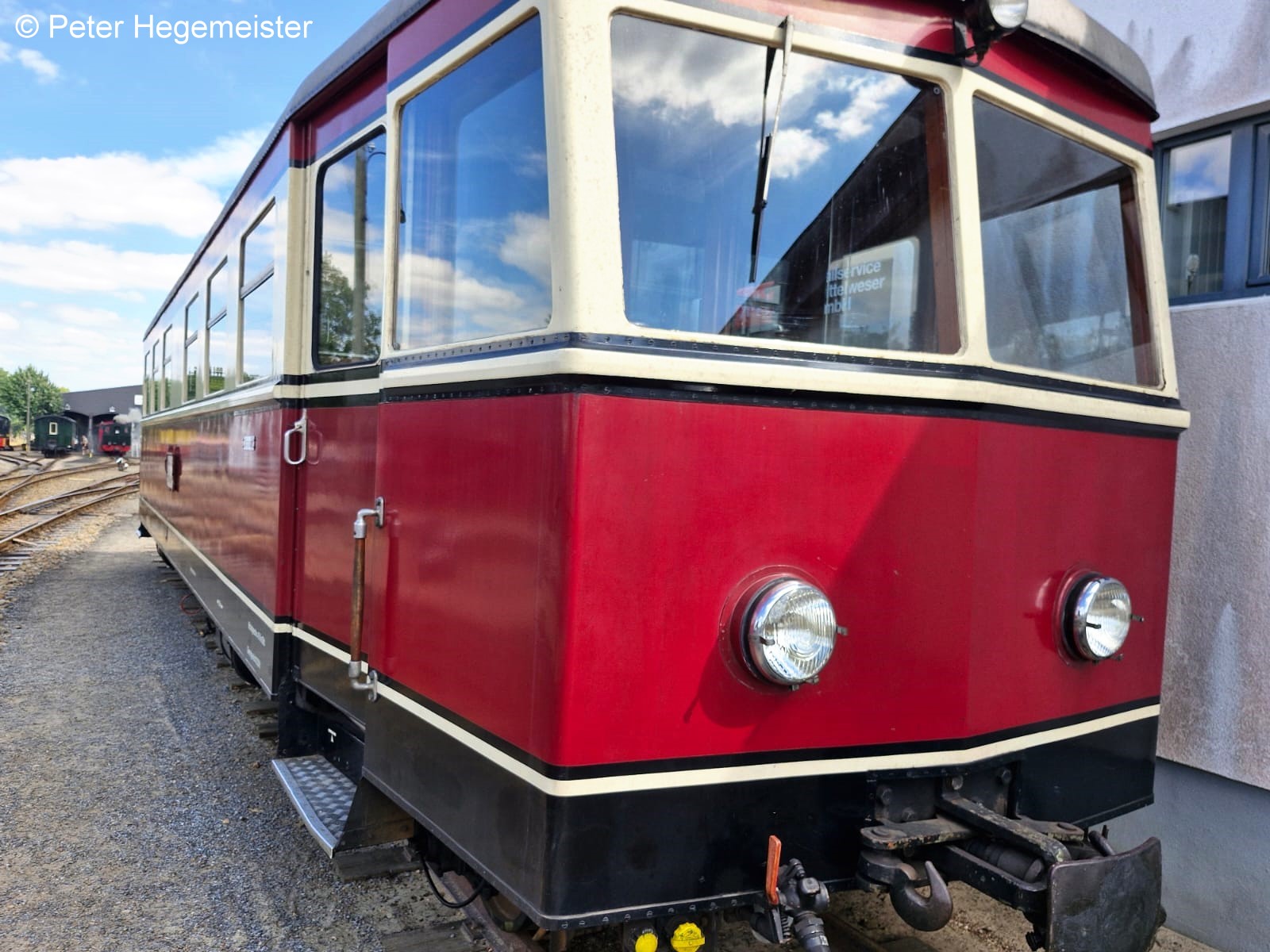 Triebwagen T42 DEV-Triebwagen (ex. DR VT 137 532) R�ckansicht. Erkennbar an der fehlenden Schrift auf der Front.