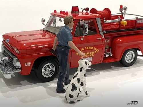 US-Feuerwerhrmann - Art. Nr. 76420 - Fire Dog Training - Feuerwehrhund - Ausbildung - Hunde sind auch in den USA bei der Feuerwehr fr verschiedene Einstze vorbereitet. Die Bezugsperson bildet den dafr vorgesehenen Hund aus. Vielfach werden in den USA Dalmatiner eingesetzt. 