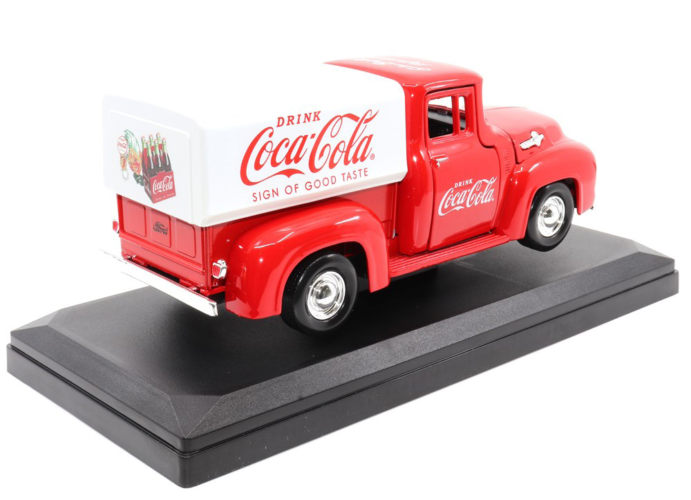 Ein weiteres Modell mit der CocaCola Werbung ist ein Ford F150 Pick up aus dem Baujahr 1853-1956.  Dieses Modell aus der Generation 2 zeichnet sich mit einem wesentlich breiteren Khlergrill, in dem die Scheinwerfer integriert sind, aus. Markant auch die breiten Heckkotflgel. Die Ladeflche ist mit einer weien Plane und dem Coca Cola Logo abgedeckt. 