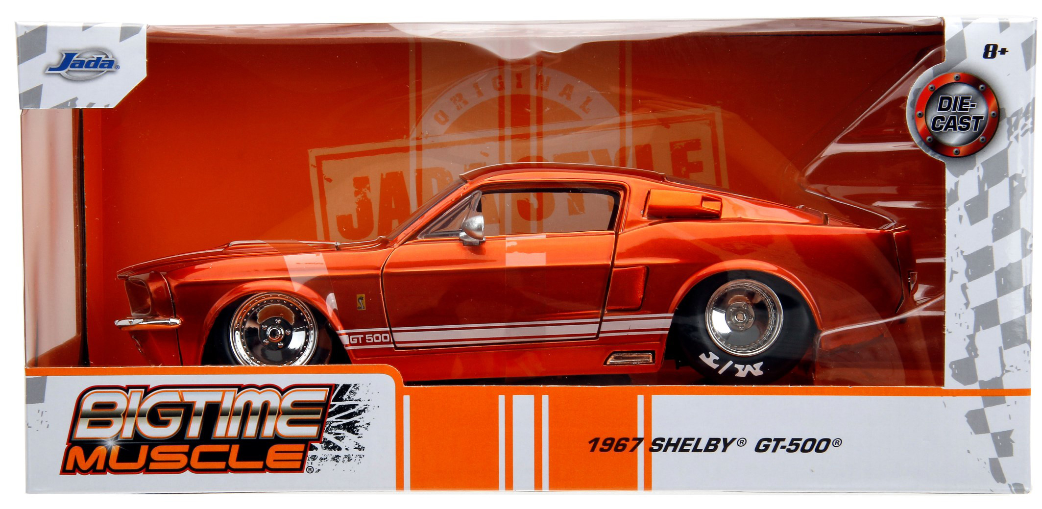 Der Shelby GT 500 aus dem Jahre 1967 ist in Kupferfarbe lackiert. Die typischen Shelby Doppelstreifen ber die Mitte des Autos sind in wei angebracht. Zierstreifen mit dem GT 500 Logo wurden ber dem Seitenschweller angebracht. Motorhaube lsst sich ebenso wie Tren und Kofferraumdeckel ffnen. Die verchromten Ganzscheibenfelgen sind fr das Auto, wie auch die verchromten Seitenspiegel der Hingucker. 