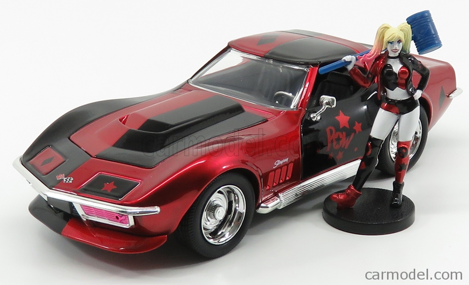 Chevrolet - Corvette Stingray Coupe aus dem Jahre 1969 mit Harley Quinn Figur - Batman Film, Metallic Rot und Schwarz