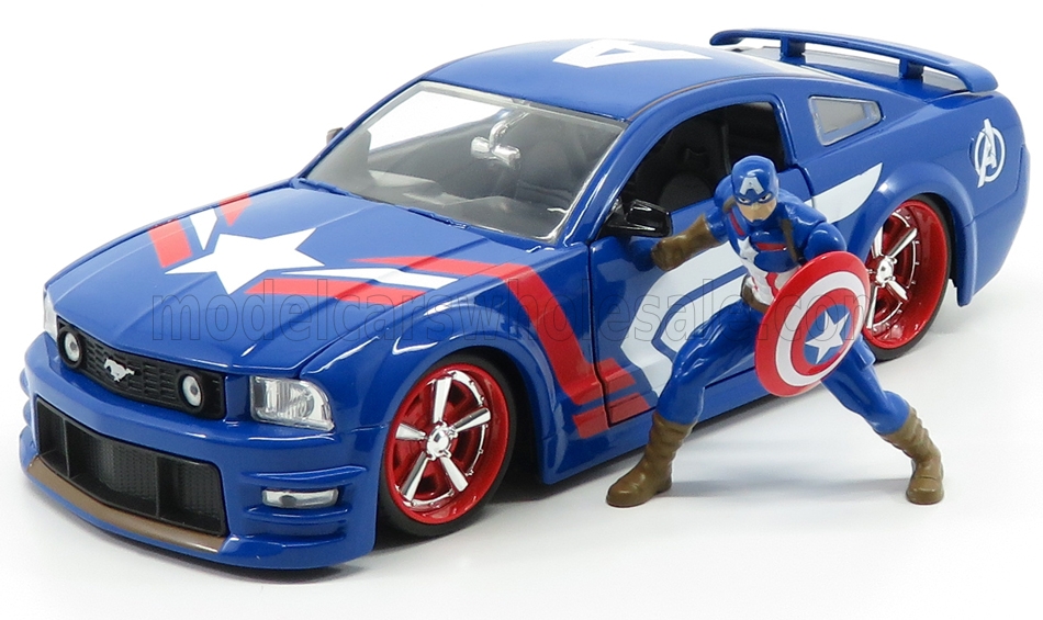 Ford Mutang GT Coupe aus dem Jahre 2006 mit Figur Captain America aus der Fernsehserie und dem gleichnamigen Film. 