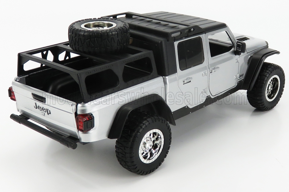 Jeep - Wrangler Gladiator 2020. Fertigmodell, silber, JADA 31984. Silber in Langversion fr die Filmserie Fast and Fourios 9. 