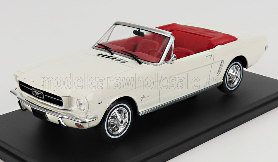 USA, Ford Mustang, Ford Mustang Cabriolet offen, 1965er Baujahr, Wei mit roten Sitzen, rote Persenning, Coches-Autos-Inolvaidales-Salvat-Mexico, Edicola Modellauto, 1:24, Mastab 1:24, 