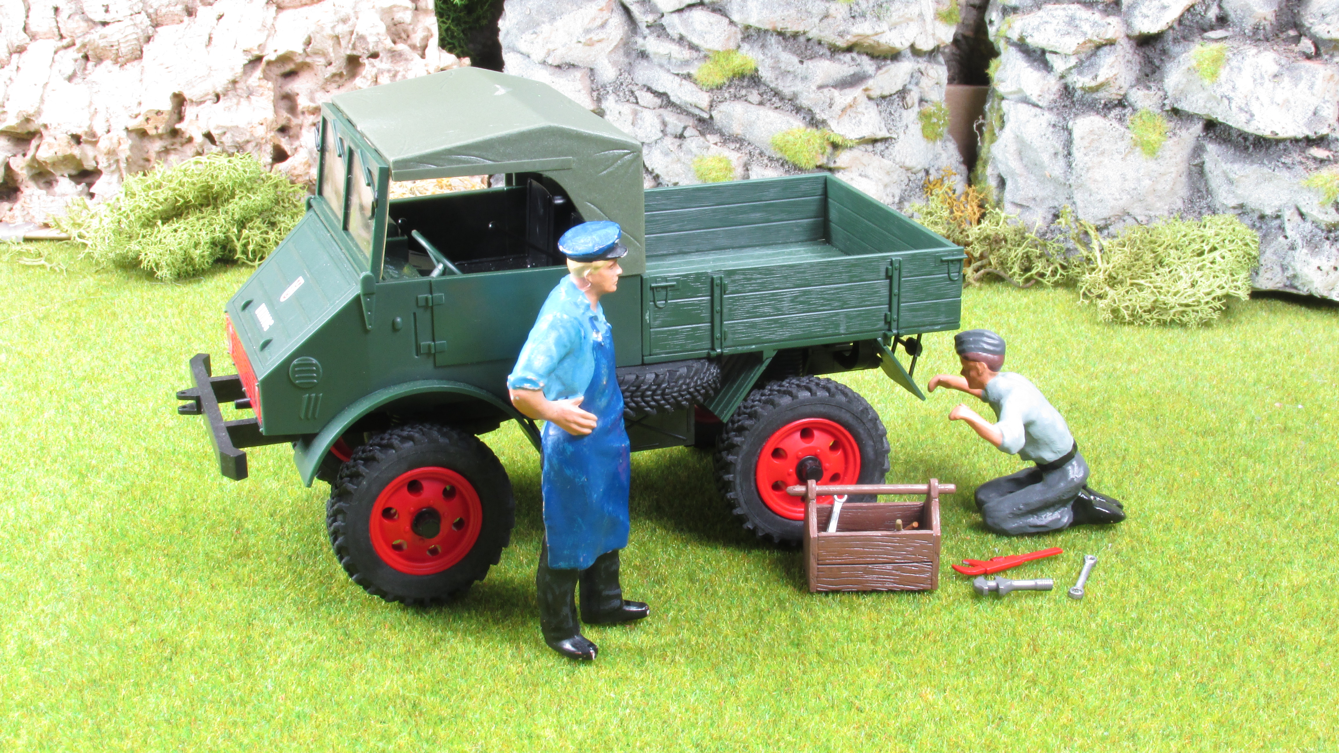 Unimog Boehringer mit abnehmbaren Verdeck - Bausatz - UVP 49,50 zzgl. Versandkosten 