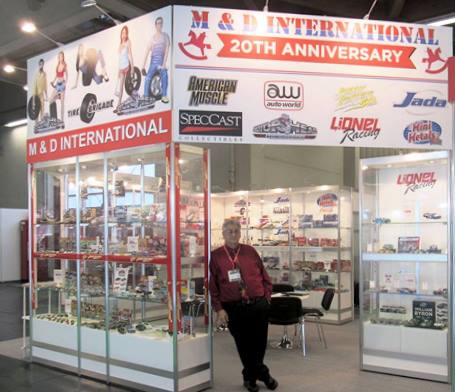 M & D. Internationaler CEO Drew Heitner (auf dem Bild rechts am Stand der Spielwarenmesse 2020).