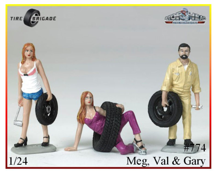 Unter der Art. Nr. 774 sind drei weitere Figuren aus Resin fr die Werkstatt zu haben. Meg, Val & Gary  werden diese mit Namen versehen. Mag hat einen Schraubenschlssel und Reifen in den Hnden. Val liegt in guter Pose im Reifen  und Gary trgt Werkzeug und Reifen in den Hnden. 