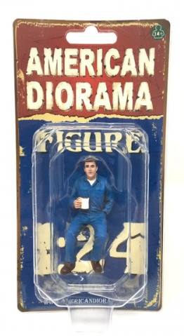 American Diorama - Art. Nr. 77500 - Mechanic - Johnny Drinking Coffee / Mechaniker Johannes geniet den groen Pott Kaffee.