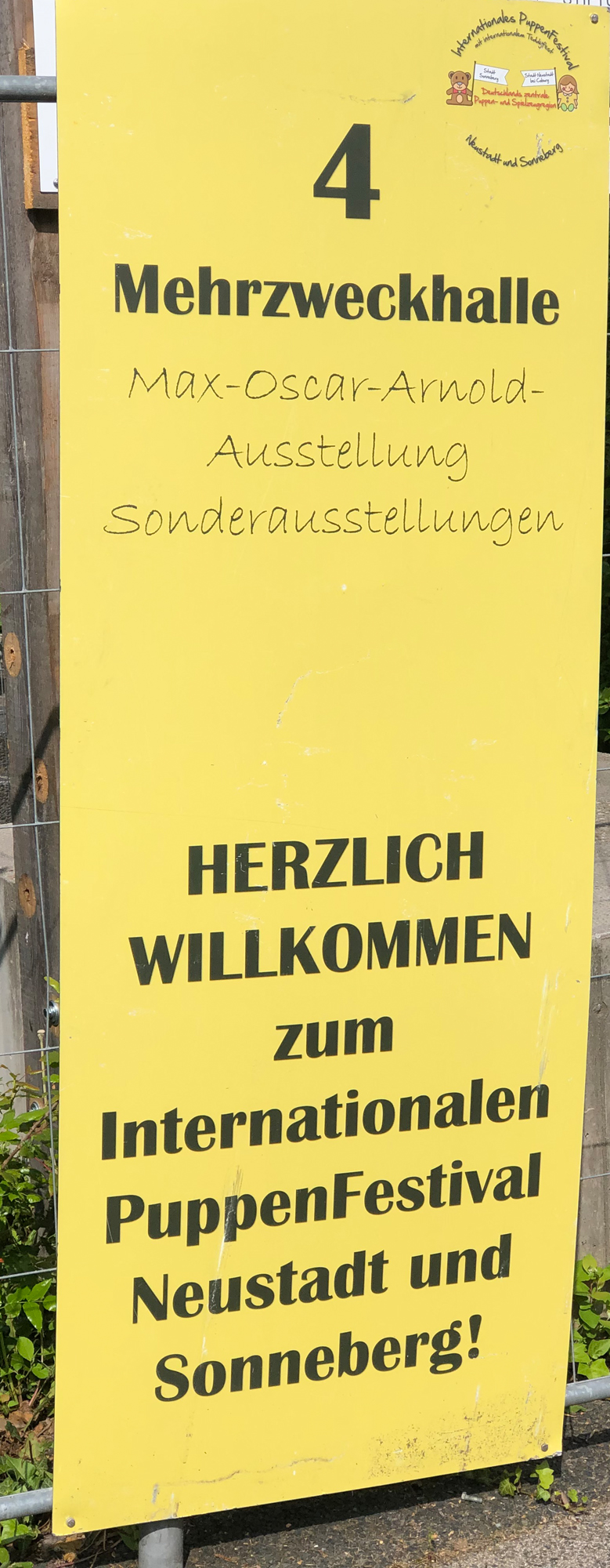Bild rechts: Hier waren die Gartenbahnfreunde Grub am Forst mit der Gartenbahnanlage untergebracht.