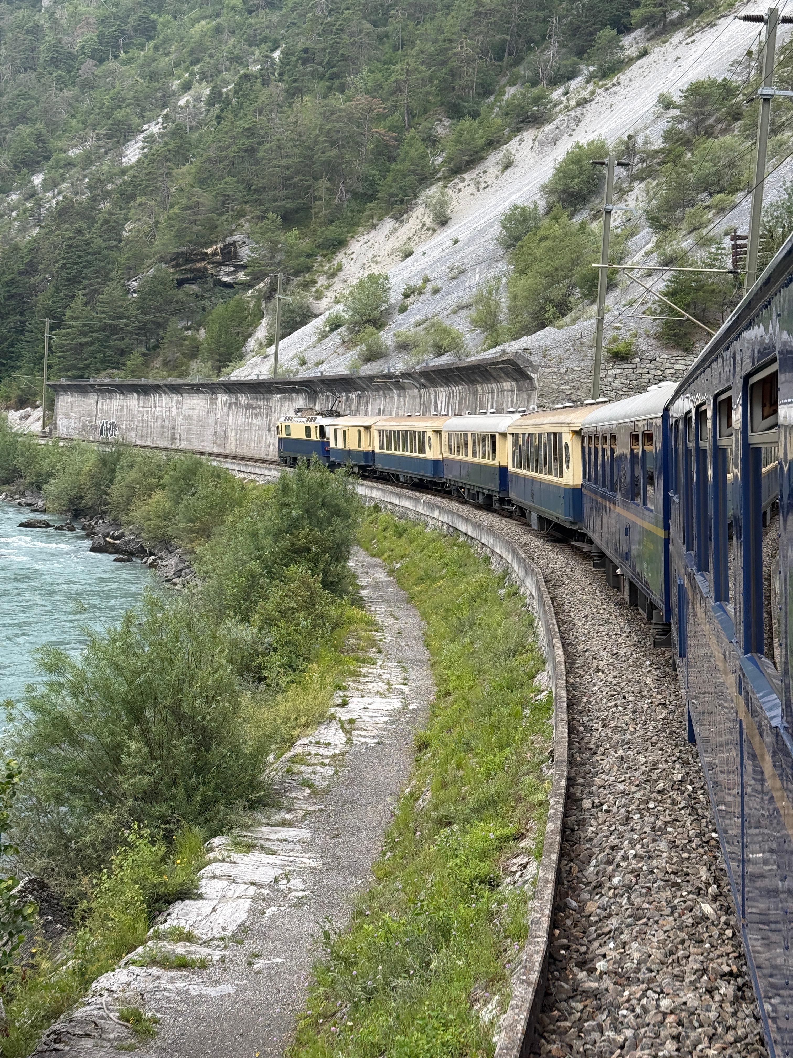 Ab St. Moritz ging es mit dem Alpine Classic - Pullman Express nach Andermatt.