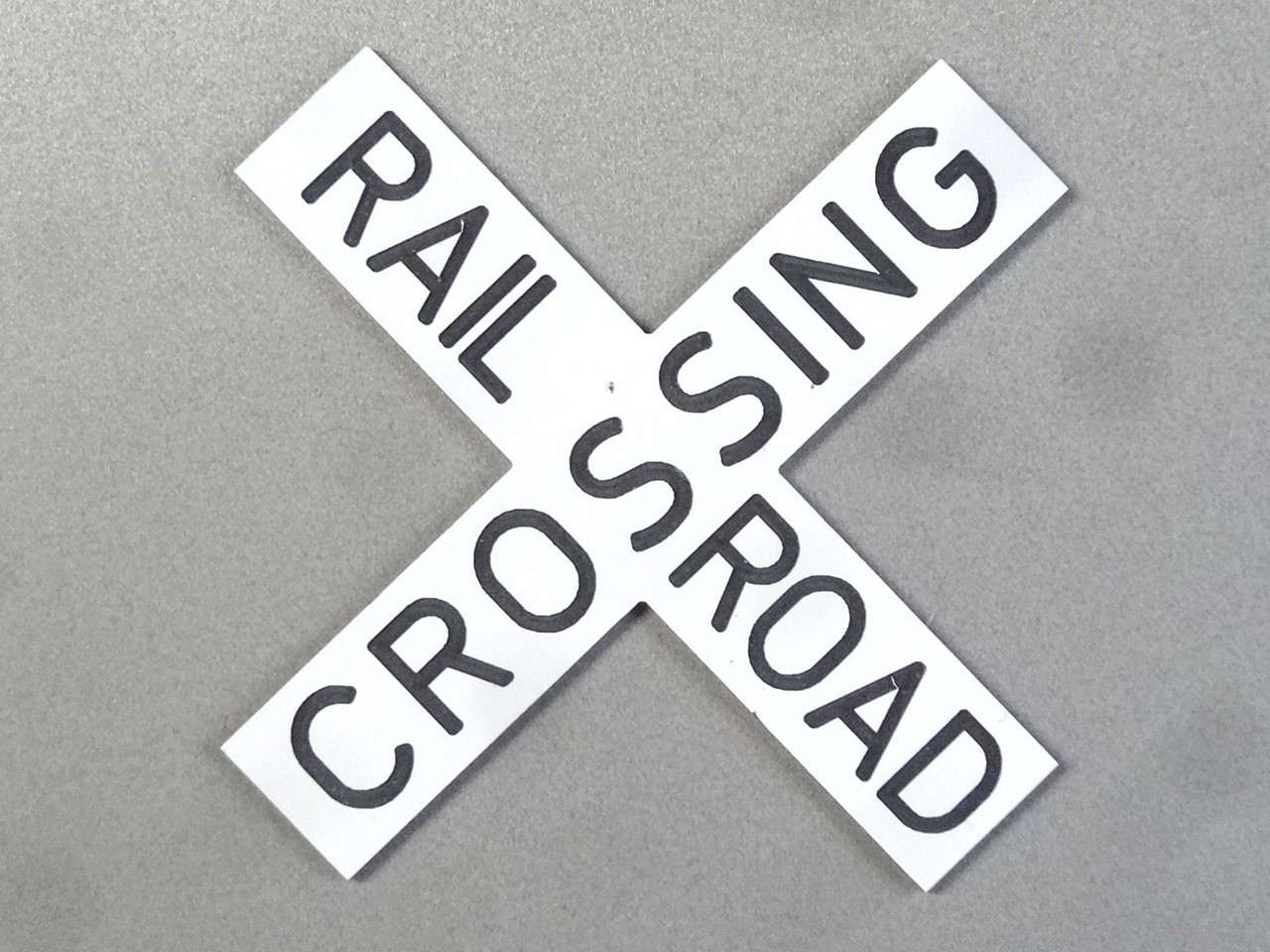Art. Nr. 07526 - Railroad Crossing - Wetterfester Zweischichtkunststoff