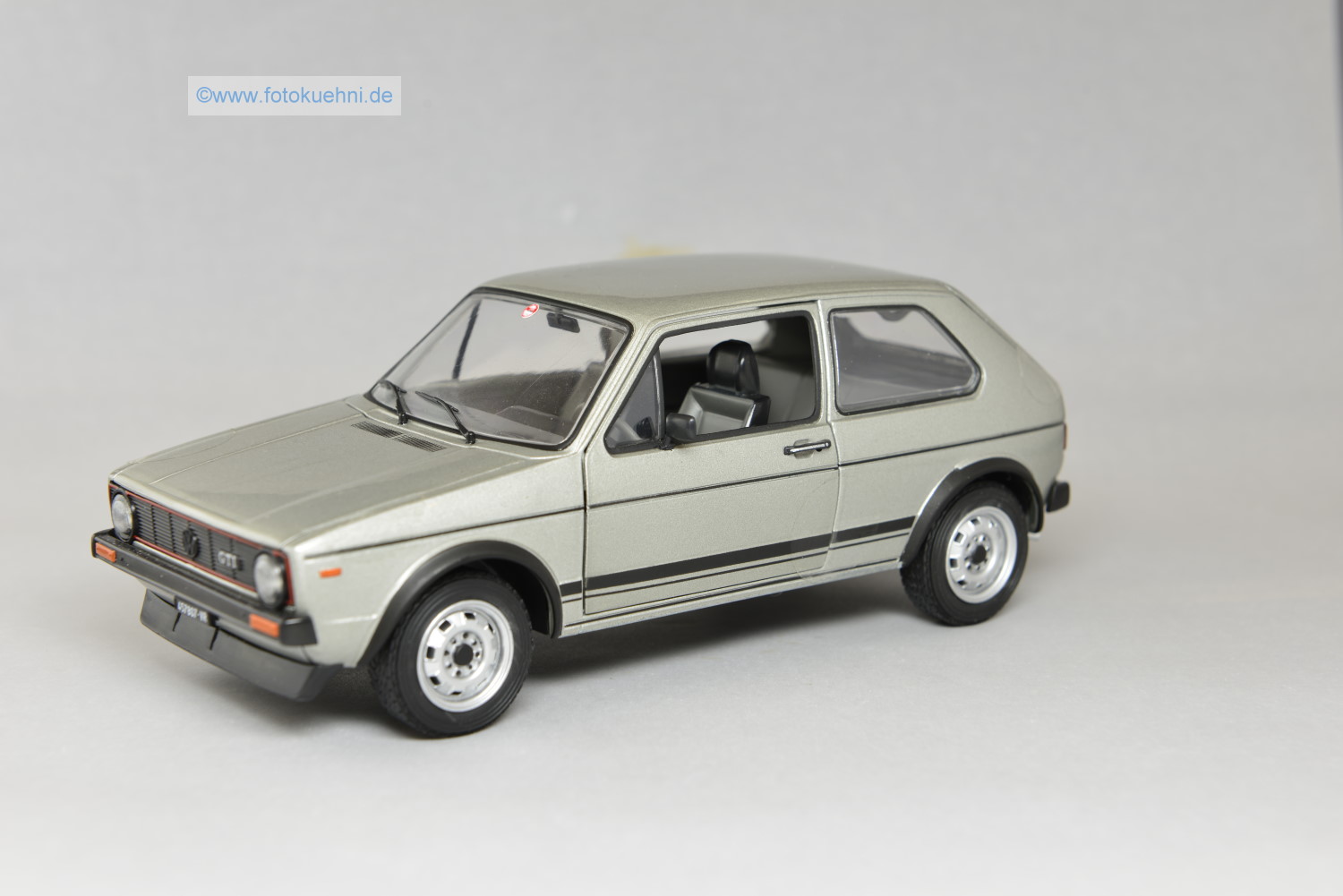 VW Golf GTI Typ I - Modellauto fr die Gartenbahn, Mastab 1:24