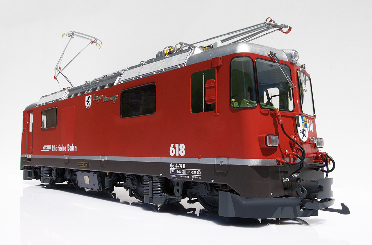 Artikelnummer 610 084 - Das Modell der Ge 4/4 II mit der Gemeindezuordnung Bergn/Bravuogn schon fast im Auslieferungszustand. Details werden noch verbessert. 