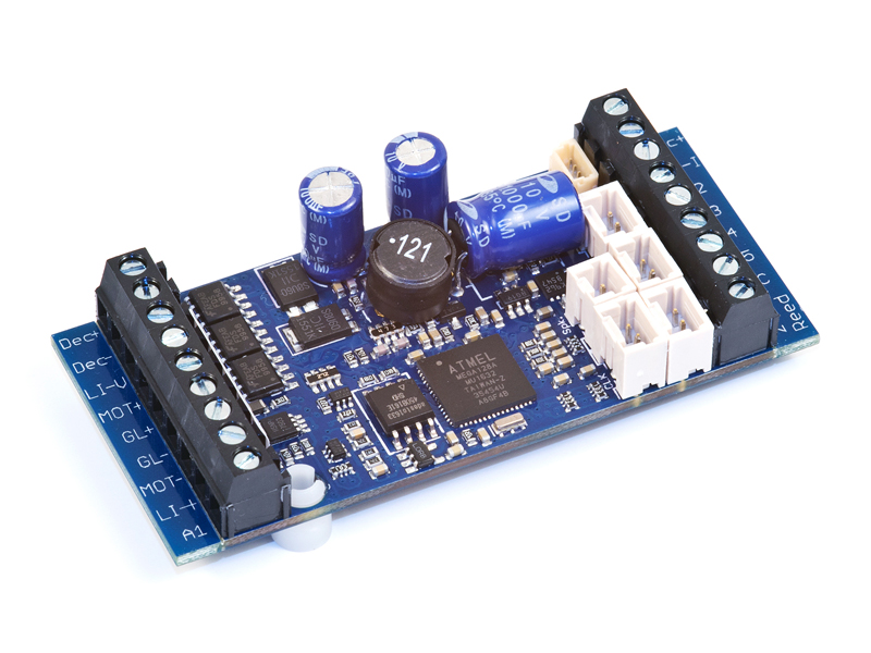 Leistungsfhiger 3 Ampere Sounddecoder (bis zu sechs Audiokanle) mit 13 Funktionsausgngen, geeignet fr bis zu zwei Motoren.