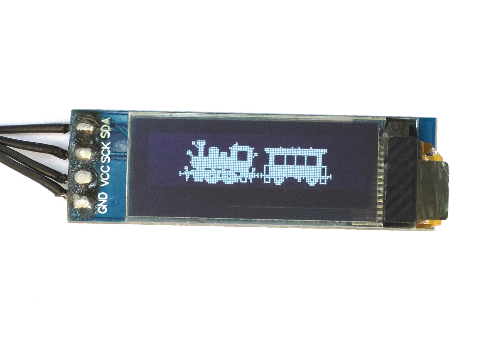 8449010 und 8449020 werden beide mit weiem OLED Display ausgeliefert (wie bei 8449020 angekndigt) und entsprechen damit eher dem deutschen Vorbild. Sie knnen mit der beiliegenden Folie bestckt werden, damit sie bernsteinfarben leuchten.