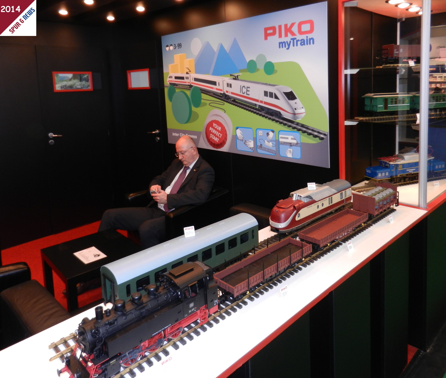 Mit dem Vertriebsleiter von PIKO, Herrn Jens Beyer, konnten wir am 2. Messetag, dem 30.01.2014, ein ausführliches Gespräch über die Neuheiten und die Firma PIKO führen. 