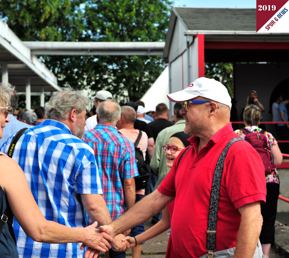 Wie jedes Jahr lies es sich der PIKO Inhaber Dr. Ren F. Wilfer und die Tochter Andrea es sich nicht nehmen die vielen Besucher des TOFT 2019 persnlich zu begren. Wie auf dem Bild gut zu erkennen haben Tochter und Vater viel Freude beim persnlichen Kontakt in der ersten halben Stunde.  