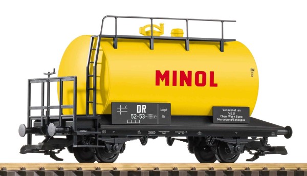 G Kesselwagen Minol DR III, Neuheit 2024: Druckvariante des Kesselwagens der DR in Epoche III in gelb mit Bedruckung "Minol". Das Modell verfgt ber eine Bremserbhne und berzeugt durch hervorragende Rolleigenschaften. 