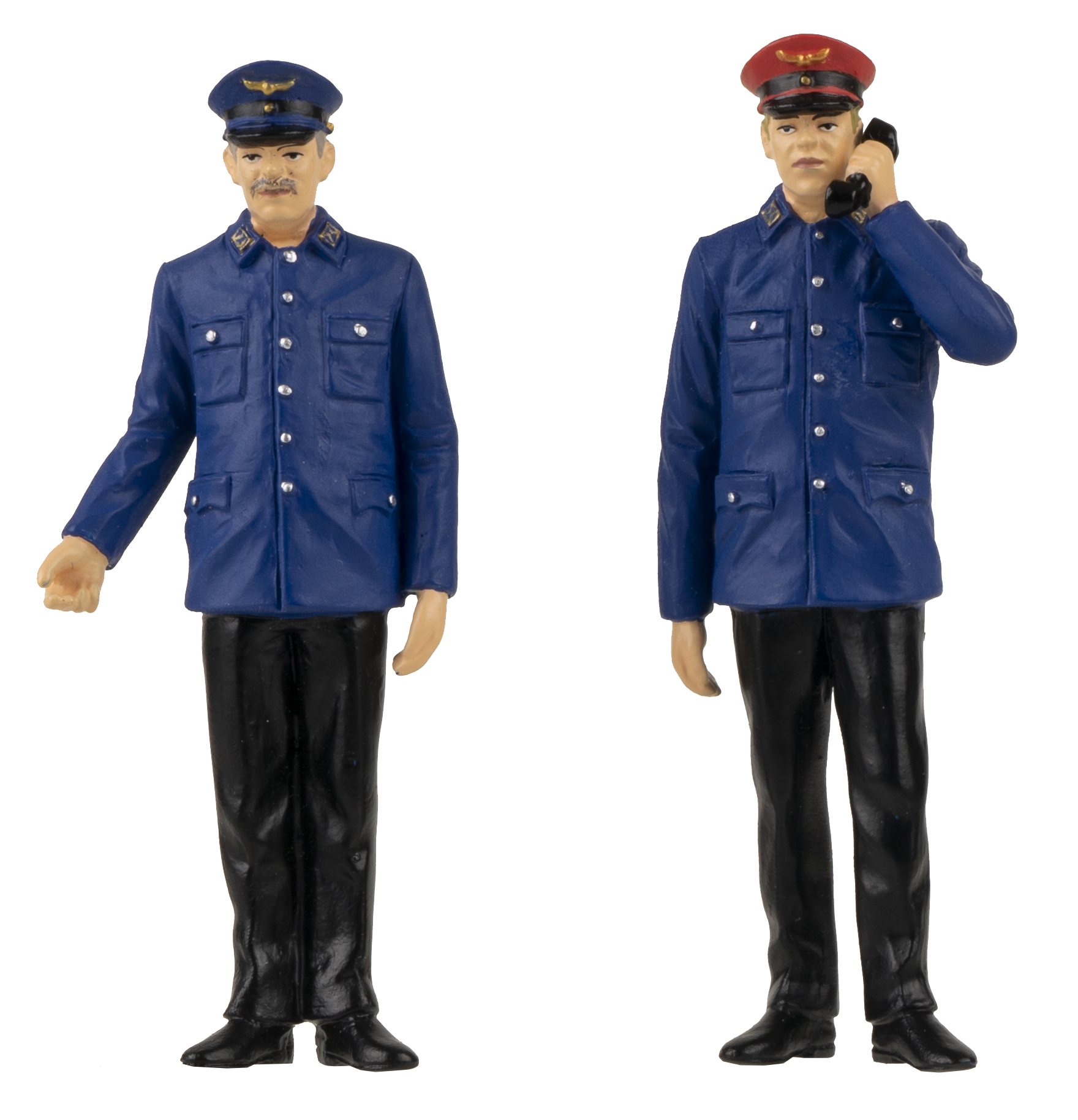 Art. Nr. 331521 - Zwei Fahrdienstleiter in Uniform mit schwarzer Hose und blauem Rock. Ein Fahrdienstleiter mit blauer Mtze. Der andere Fahrdienstleiter - mit roter Mtze - hat noch den Telefonhrer in der Hand. 