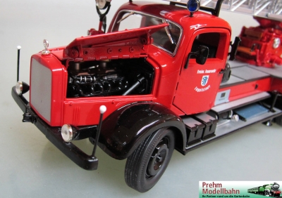 In vielen Feuerwehrgaragen ist der Mercedes-Benz L4500 F als Leiterwagen aus dem Jahre 1944 noch vorhanden. 