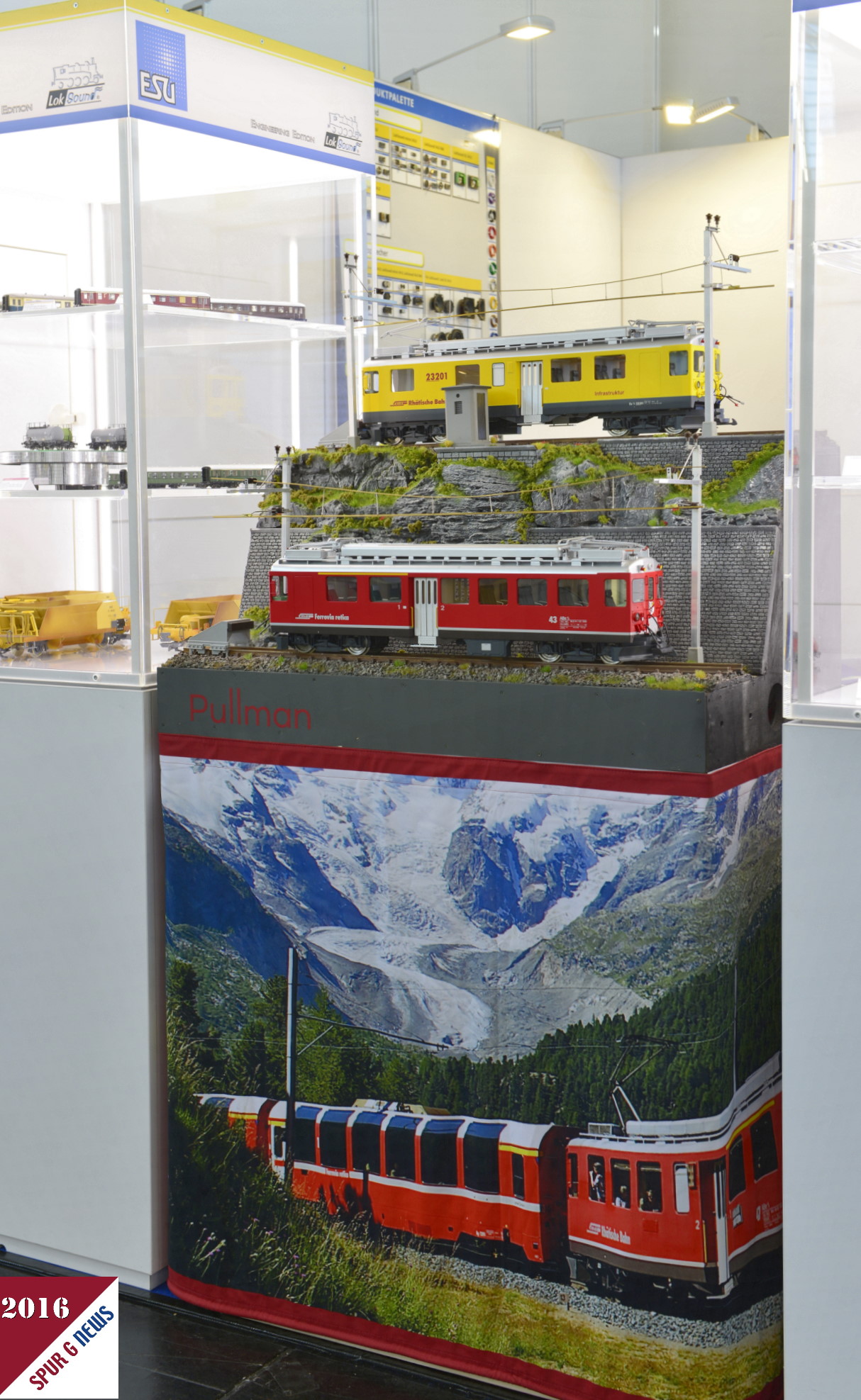 1964/65 beschaffte die Rhtische Bahn (RhB) fr die Bernina-Bahn sechs Elektrotriebwagen des Typs ABe 4/4 II, welche die fast 20 Jahre alten Triebwagen der Reihe ABe 4/4 I ersetzen sollten. Die neuen Triebwagen wurden als Nr. 41-46 in den Fuhrpark der RhB eingereiht. Mit einer Leistung von 940 PS / 608kW sind die Triebwagen in der Lage, 65t schwere Zge ber die 70%-Rampen zu ziehen. Dank der gegenber den Vorgngern greren Hchstgeschwindigkeit von 65km/h konnte der Streckendurchsatz trotz der beispielsweise durch den Erfolg des Bernina-Express gestiegenen Zuglasten und Transportvolumina auf der Bernina-Bahn vergrert werden.