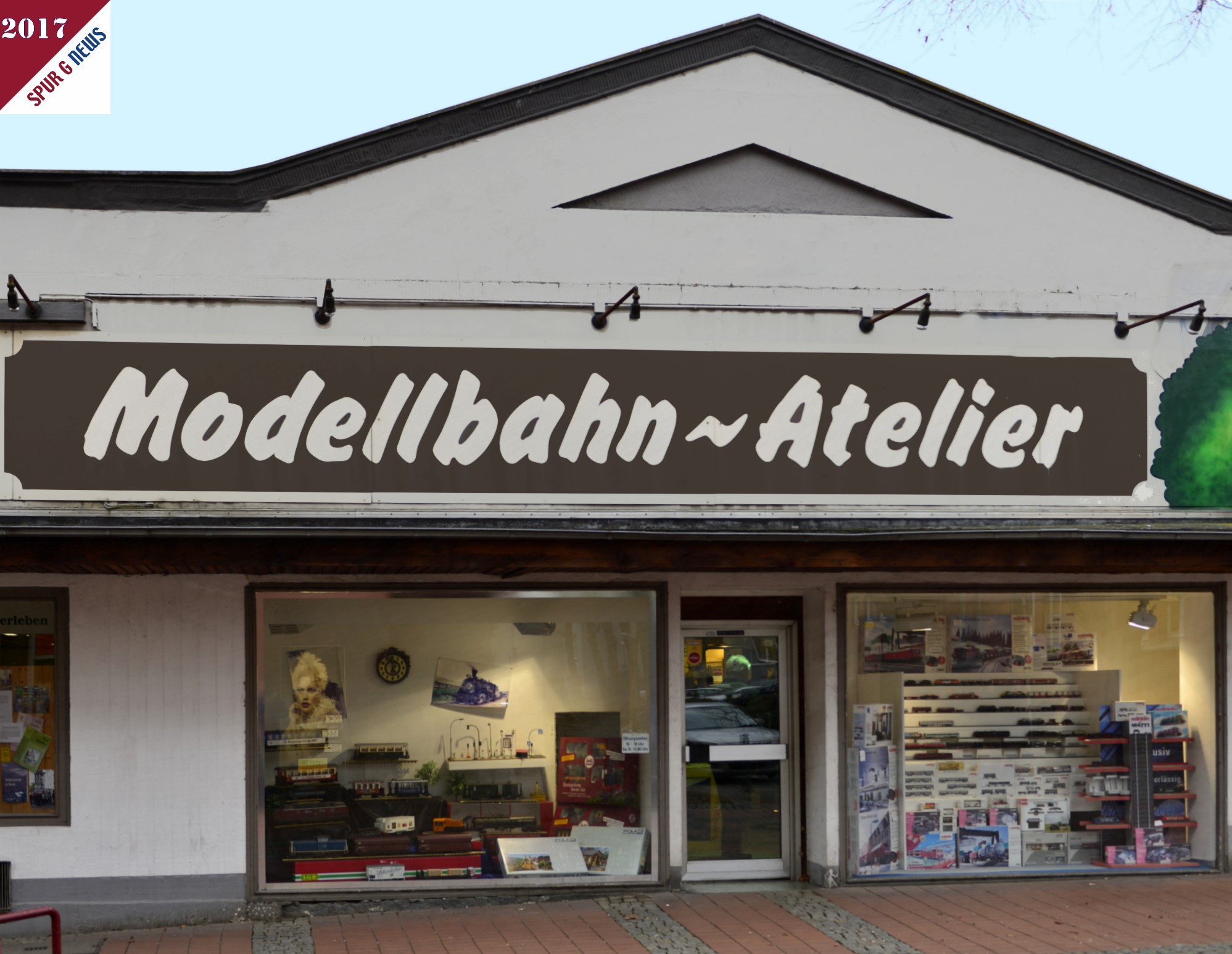  Im Modellbahn-Atelier-Renken gibt es neben Mrklin / LGB  und KISS Modellbahnservice auch Piko oder Trainline als Modelle fr die Gartenbahn zu kaufen. Zubehr von Pola/Faller, Prehm-Miniaturen, Noch und Modellbahn-Fesl fr die Ausstattung ist ebenfalls im Laden in Essen Steele erhltlich. Kunden knnen bei Herrn Meyer auch Ihre analogen Loks auf digital umrsten lassen. Ob in den Gren HO oder Spur G werden die Elektronikbausteine von Massoth, ESU oder ZIMO fachgerecht eingebaut. 