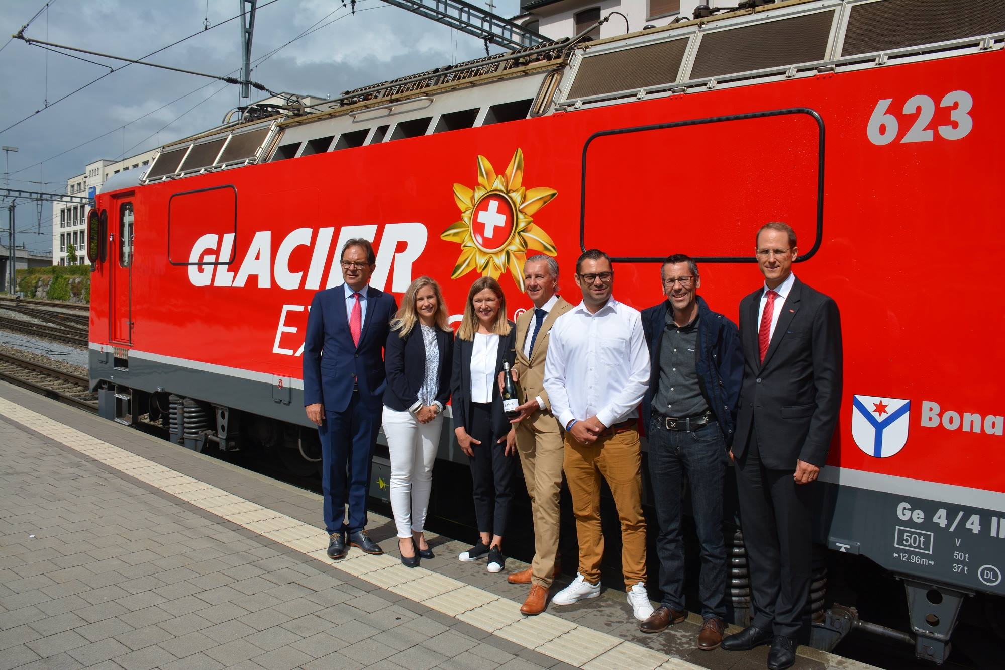 V.l.n.r Fernando Lehner, MGBahn, Leonie Liesch, Chur Tourismus, Annemarie Meyer, Glacier Express AG, Gerhard Walter, Engadin St. Moritz, Samuel Rosenast, Destination Davos Klosters, Bruno Flcklin, Lenzerheide Marketing & Support AG, Renato Fasciati, RhB