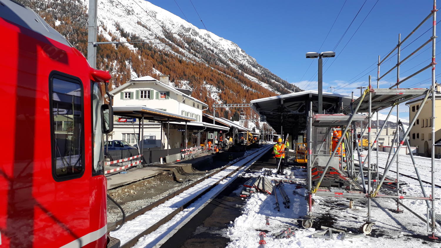 Als nchste Arbeiten wird im November der Bahnhof Bever mit einem Abstellgleis erweitert und das alte Streckengleis in Richtung La Punt erneuert. Der Abschluss der Projekte Doppelspur Bever  Samedan und Umbau Bahnhof Bever erfolgt im Jahr 2021. Insgesamt werden 50 Millionen Franken investiert, welche ber den Ausbauschritt STEP 2025 des Bundes finanziert werden. 