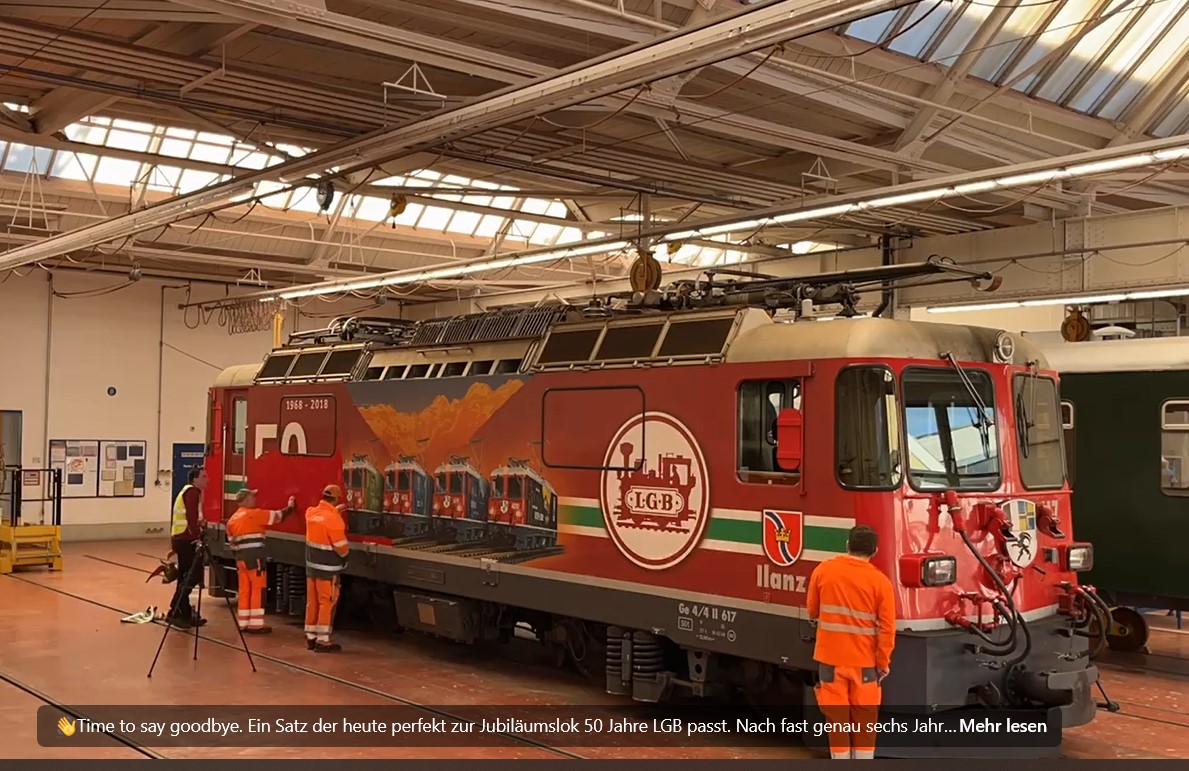 Time to say goodbye. Ein Satz der heute perfekt zur Jubilumslok 50 Jahre LGB passt. Nach fast genau sechs Jahren ist nun Schluss. Heute Vormittag haben wir zusammen mit den Kollegen der RhB- Malerei die Folien entfernt. Dies haben wir fr unsere LGB-Familie in einen kurzen Zeitraffer dokumentiert. Demnchst folgen weitere Einblicke in das sechsjhrige Dasein der wohl schnsten Werbelokomotive fr die Modellbahn.