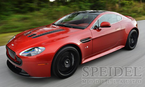 Aston Martin V12 Vantage S, rot