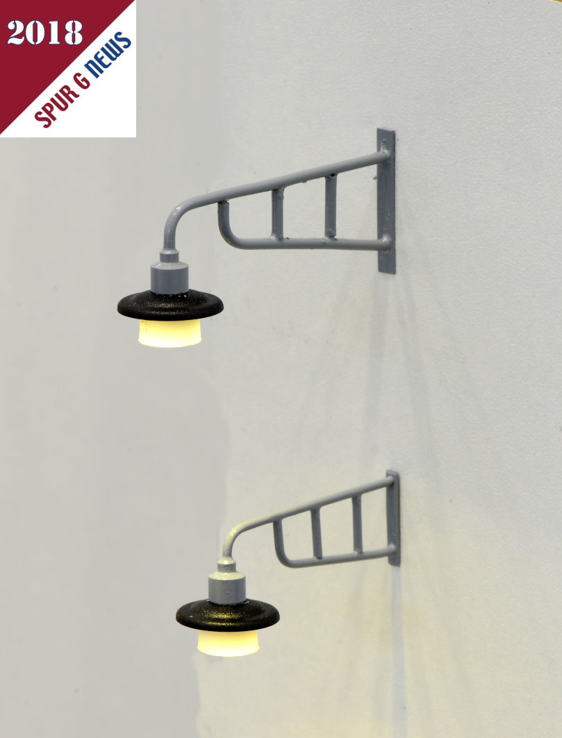 Neue Wandlampe aus Metall fr Spur II und Spur IIm von Beli- Beco. Metallgestell mit Streben und LED oder Glhlampe im Lampenschirm. Bewhrte Qualitt. 