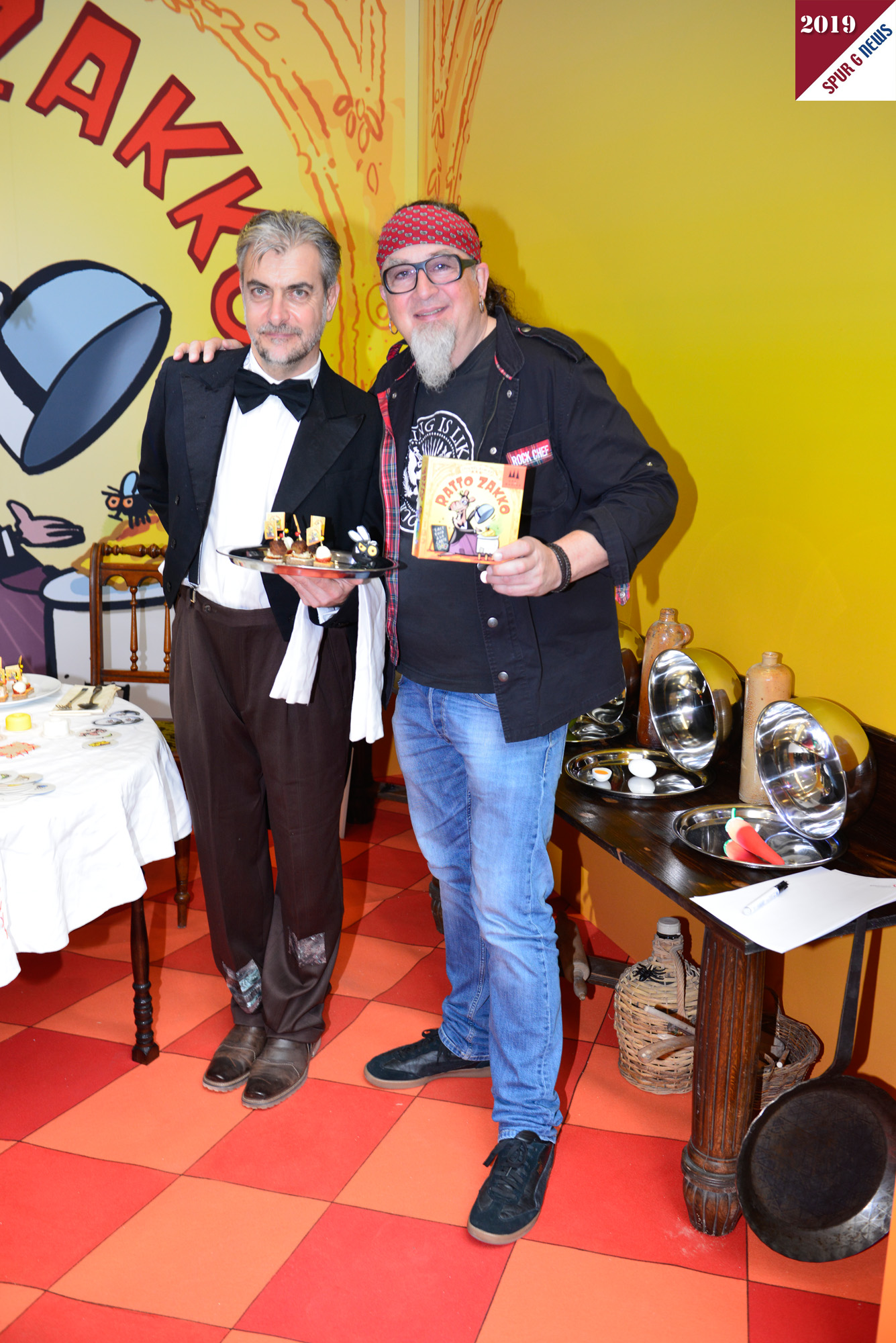 Rock Chef, so stand es zumindest auf der Kochjacke von Stefan Marquard, präsentierte das Spiel "Ratto Zakko". Kleine Häppchen wurden vom Buttler in der Old Fashion Küche serviert. 