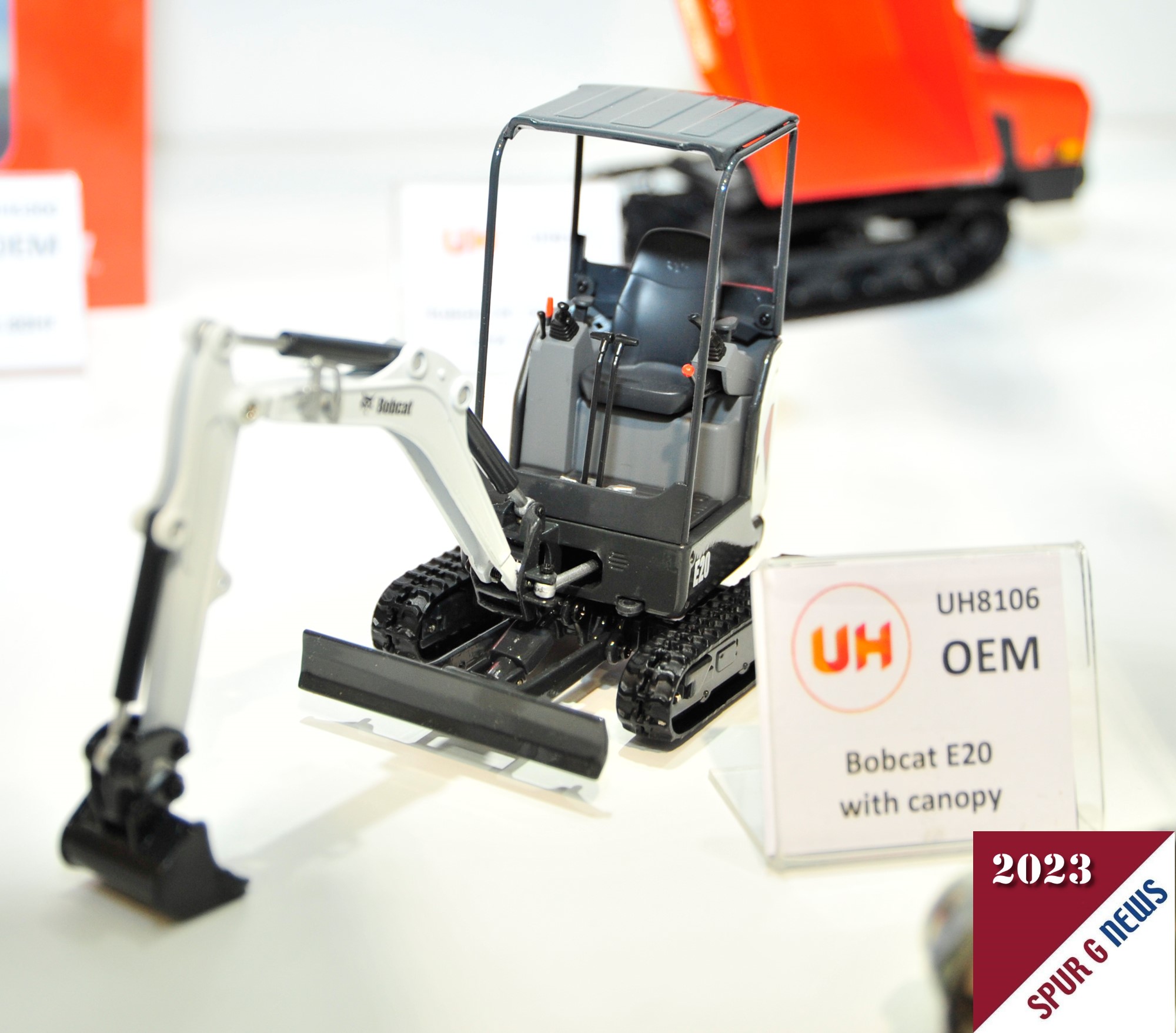 Von Universal Hobbys (UH) gibt es neben den bereits vorgestellten Seitenkopper Bobcat einen filigranen Bobcat E20 mit berdachung.  