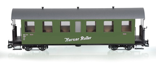 2 x Personenwagen in grner Lackierung mit dem Schriftzug "Harzer Roller".