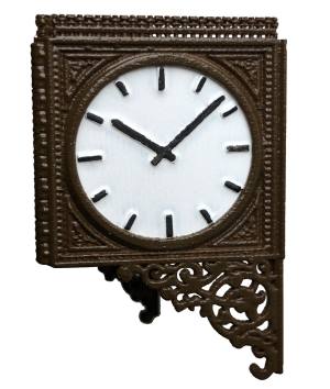 2453 Nasenuhr Drei Annen Hohne.ieses Modell ist konstruktiv identisch zum Modell 2451 Steinbach. Jedoch fehlt dieser Uhr der Kamin auf dem Dach. Braun lackiert