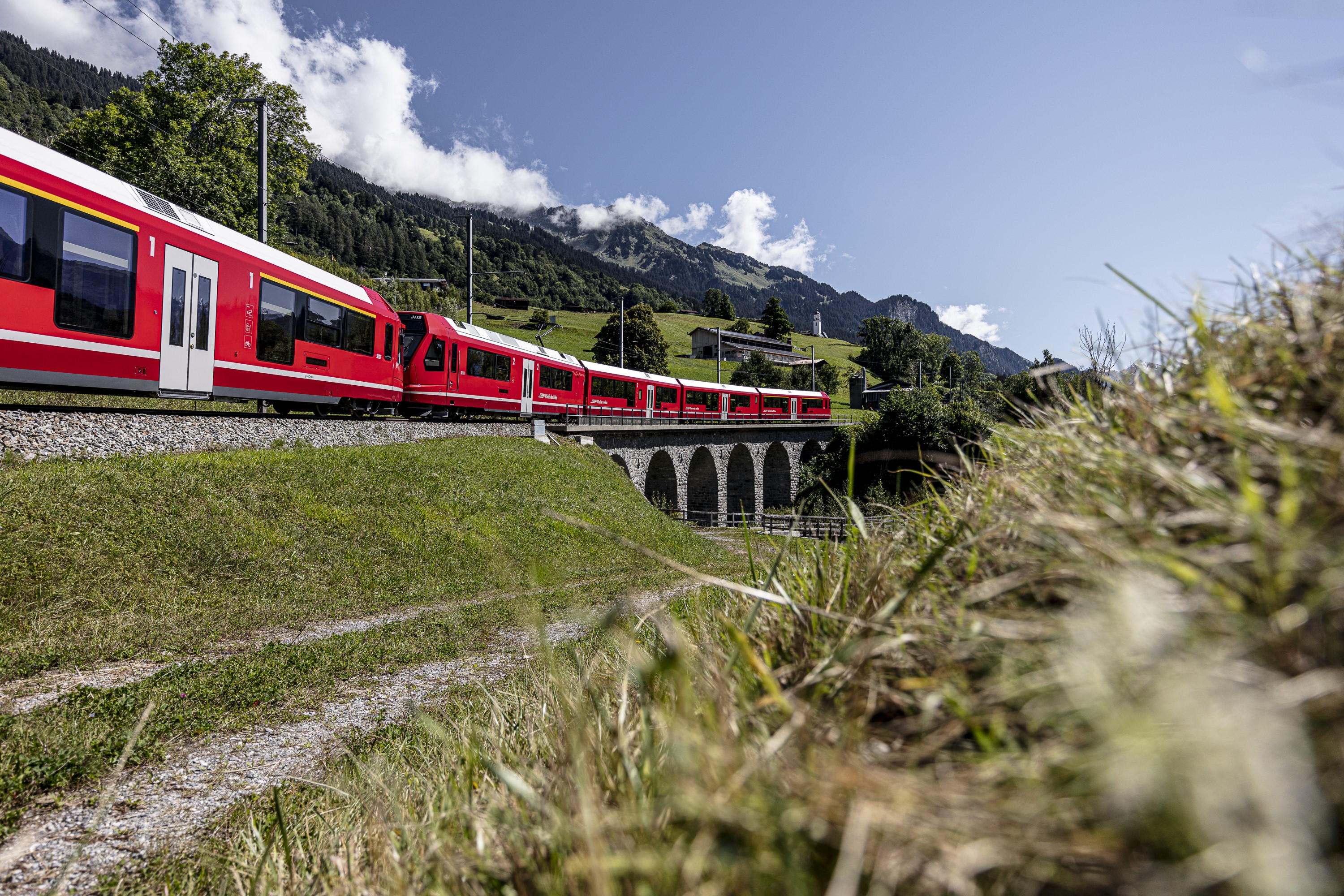 Hier geht es zum ersten Bericht ber den Weltrekordversuch: Foto: RhB -  Rhtische Bahn - Regionalzug im Prtigau