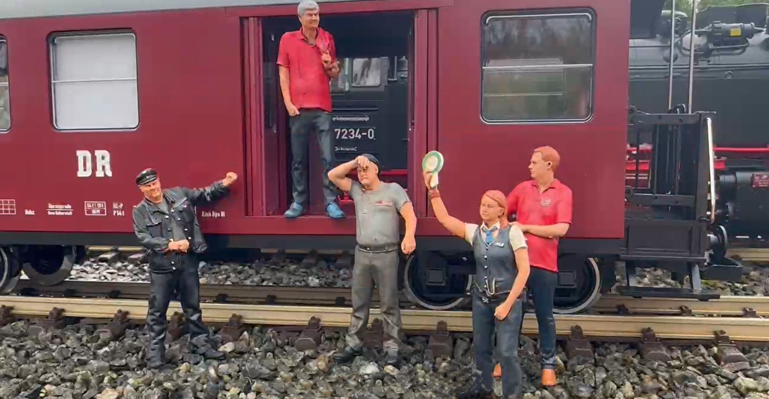 LGB Harz Dampflok mit Figuren von Figurendesign Bauer aus der Szene! 
